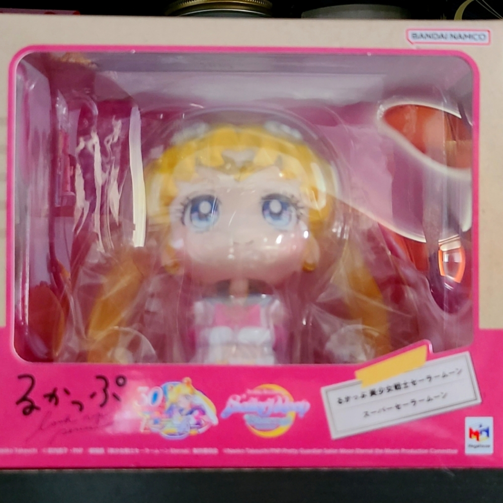 Sailor Moon Look Up figure, new in box.